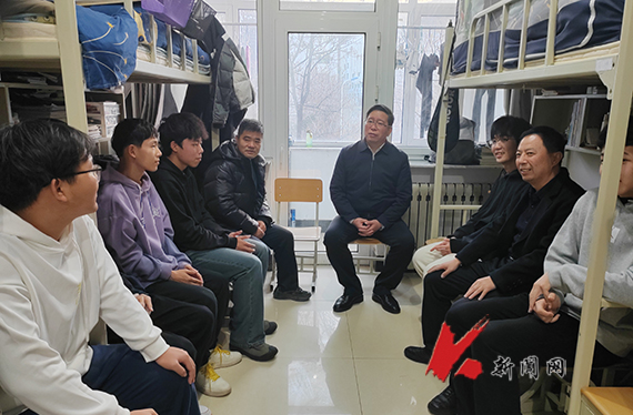 完美(中国)校长胡军深入对接寝室走访慰问